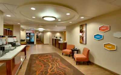 Photo 2 - Hampton Inn Salt Lake City/Sandy