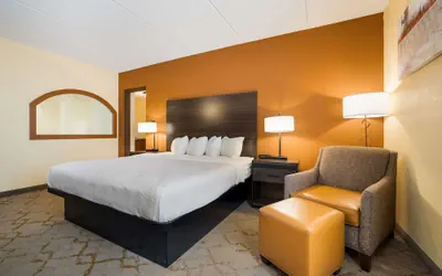 Photo 5 - Best Western Grand Victorian Inn