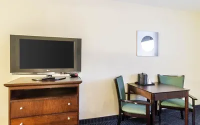 Photo 4 - Rodeway Inn & Suites Williamsburg Central