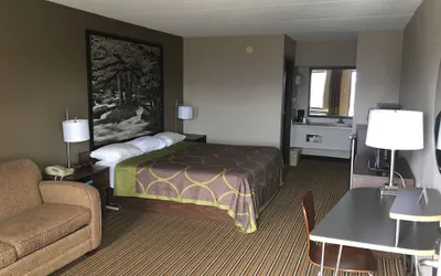 Photo 2 - Super 8 by Wyndham Knoxville North/Powell