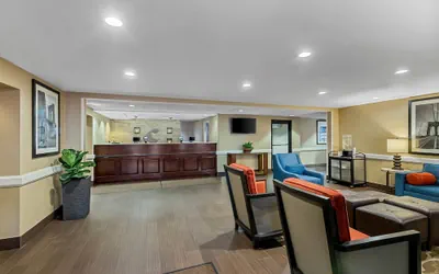 Photo 4 - Comfort Inn & Suites Somerset - New Brunswick