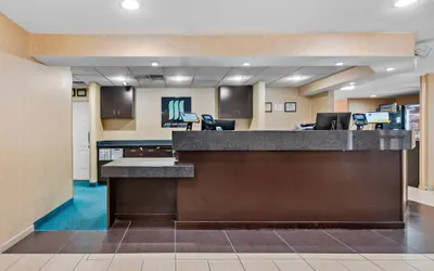 Photo 5 - MainStay Suites Appleton Airport - Fox River Mall Area