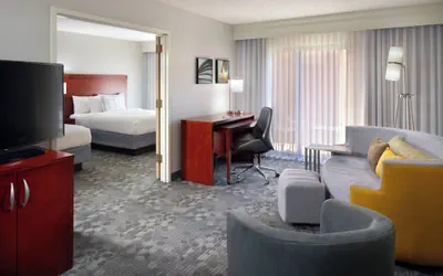 Photo 2 - Courtyard by Marriott Macon