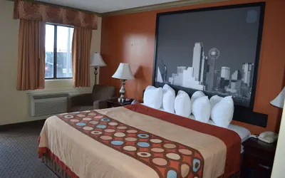 Photo 4 - Hill Country Inn & Suites