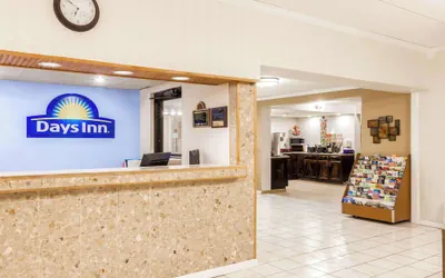 Photo 3 - Days Inn by Wyndham Syracuse