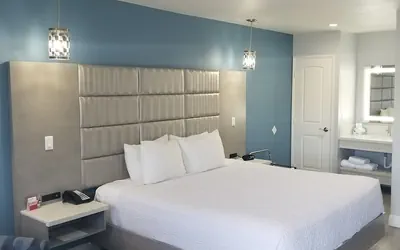 Photo 5 - Best Western Orange Plaza