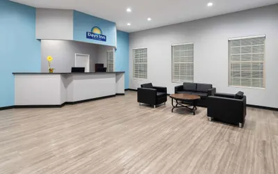 Photo 4 - Days Inn by Wyndham Frederick