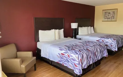 Photo 3 - Red Roof Inn & Suites Cleveland, TN
