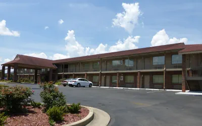 Photo 2 - Red Roof Inn & Suites Cleveland, TN