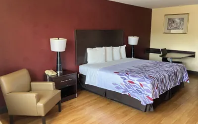 Photo 5 - Red Roof Inn & Suites Cleveland, TN