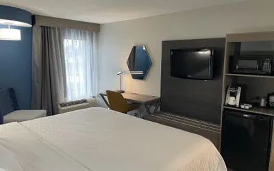 Photo 5 - Holiday Inn Express Burlington by IHG