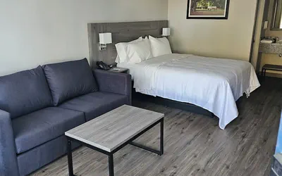 Photo 4 - Quality Inn & Suites Ocala I-75