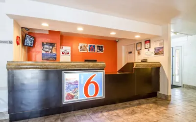 Photo 3 - Motel 6 Glendale, AZ