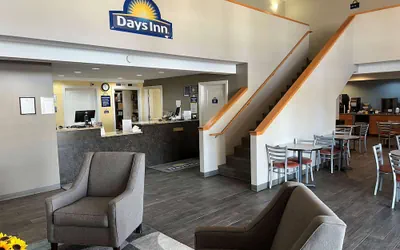 Photo 4 - Days Inn by Wyndham Hays