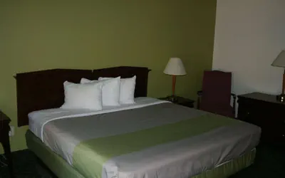 Photo 3 - Travelodge by Wyndham Roanoke