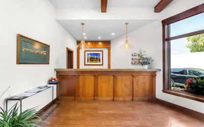 Photo 4 - Best Western Driftwood Inn