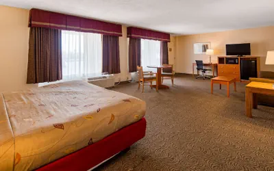 Photo 5 - Best Western Thunderbird Motel