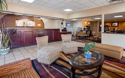 Photo 2 - Best Western Thunderbird Motel