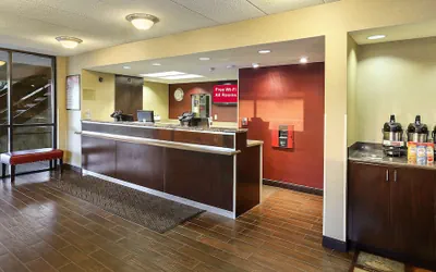 Photo 4 - Red Roof Inn PLUS+ Washington DC - Oxon Hill