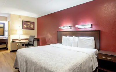 Photo 5 - Red Roof Inn PLUS+ Washington DC - Oxon Hill