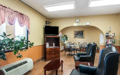 Photo 5 - Econo Lodge Inn & Suites Tuscaloosa I-20
