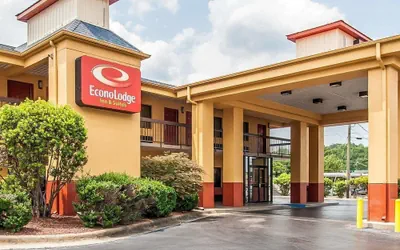 Photo 2 - Econo Lodge Inn & Suites Tuscaloosa I-20