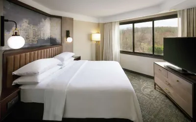 Photo 2 - Embassy Suites by Hilton Tysons Corner
