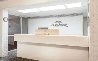 Photo 2 - Howard Johnson by Wyndham Commerce GA