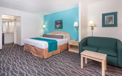 Photo 4 - Howard Johnson by Wyndham Commerce GA