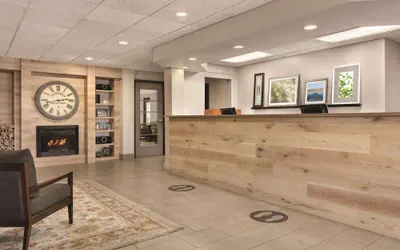 Photo 3 - Country Inn & Suites by Radisson, Port Clinton, OH