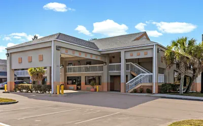 Photo 2 - Magnolia Inn Townhouse Hattiesburg MS I-59