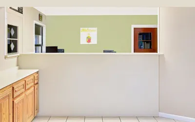 Photo 3 - Super 8 by Wyndham Laurel