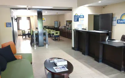 Photo 4 - Days Inn by Wyndham Ashland