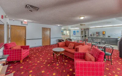 Photo 5 - American Inn and Suites Dundee