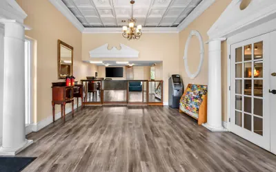 Photo 3 - Super 8 by Wyndham Metairie