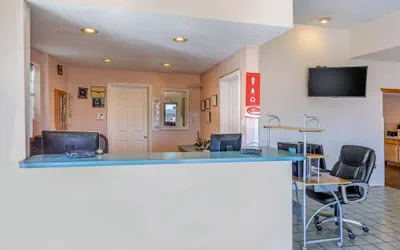 Photo 2 - Econo Lodge Inn & Suites Socorro