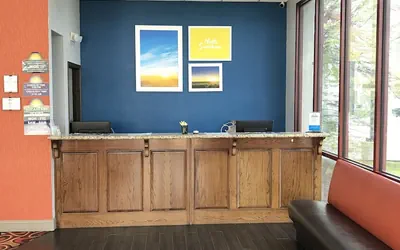 Photo 2 - Days Inn by Wyndham Joplin