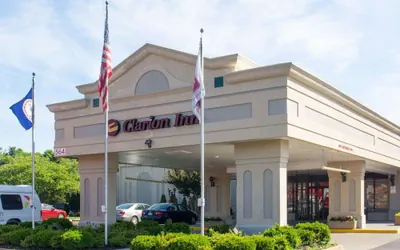 Photo 2 - Clarion Inn Fredericksburg North