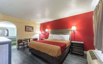 Photo 2 - Econo Lodge San Marcos University Area