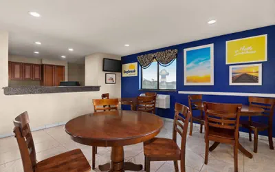 Photo 3 - Days Inn by Wyndham Orange Park/Jacksonville