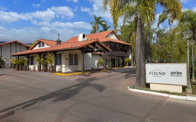 Photo 2 - FOUND Hotels, Santa Barbara, Series by Marriott