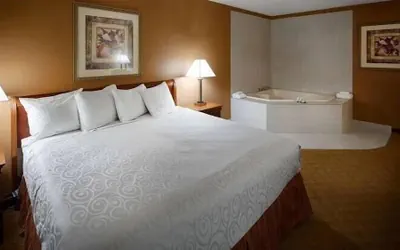 Photo 5 - Days Inn by Wyndham St. Charles IL