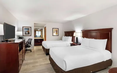 Photo 2 - Best Western Plus Redondo Beach Inn