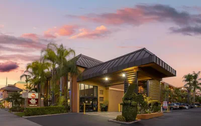 Photo 2 - Best Western Plus Stovall's Inn