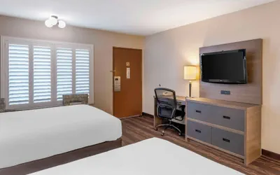 Photo 5 - Best Western Plus Stovall's Inn