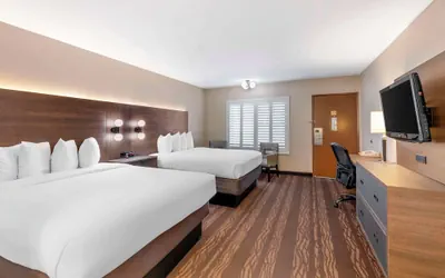 Photo 4 - Best Western Plus Stovall's Inn