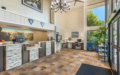 Photo 4 - Best Western Plus Sonora Oaks Hotel & Conference Center