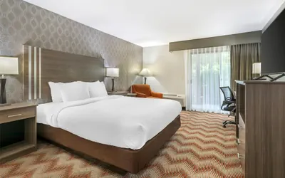 Photo 2 - Best Western Plus Sonora Oaks Hotel & Conference Center