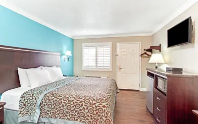 Photo 3 - Cabana Inn & Suites