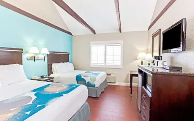 Photo 2 - Cabana Inn & Suites